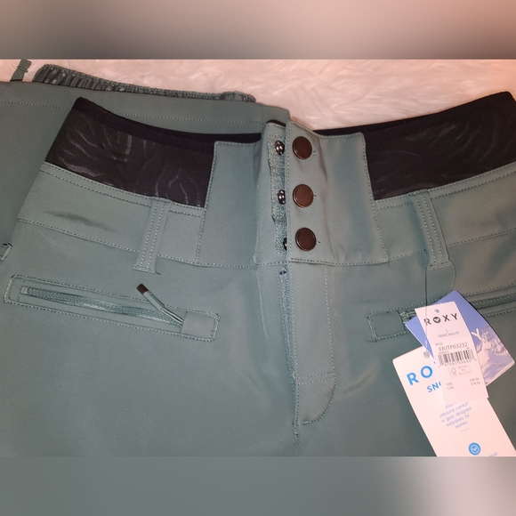 Roxy Snowpants - Picture 2 of 14